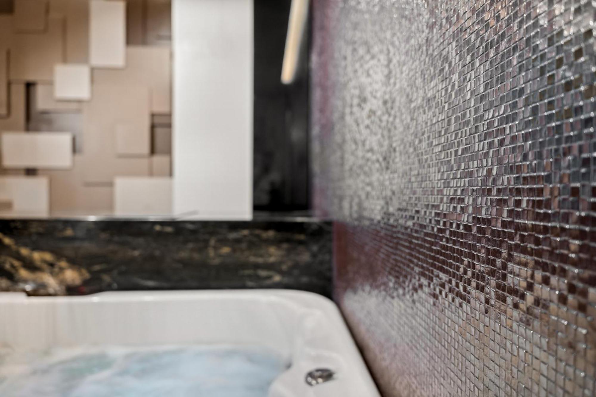 Secret Lounge - Cozy Studio With Sauna And Jacuzzi Vilnius Extérieur photo